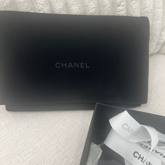 Chanel WOC SHW - Picture 9 of 14